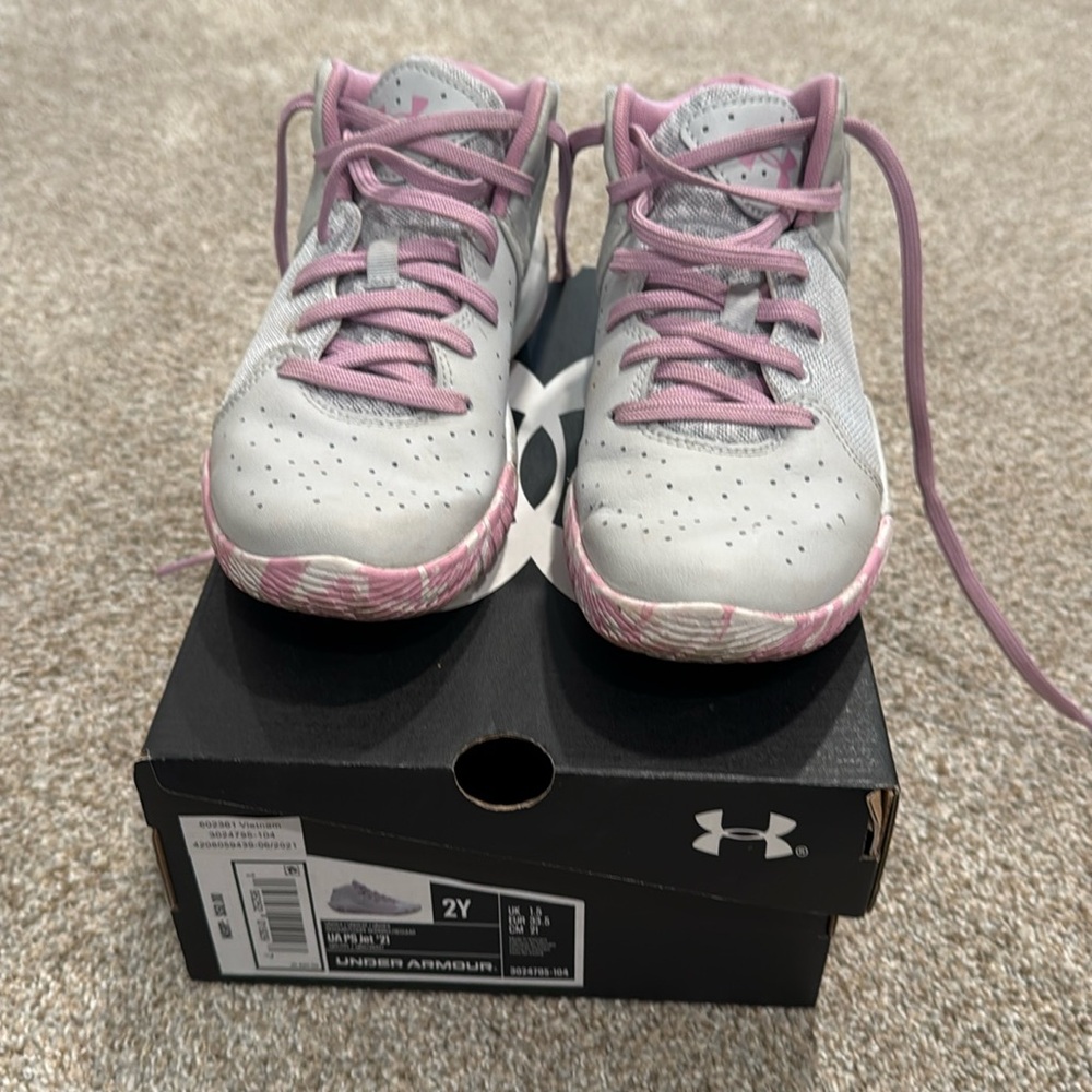 Girls’ Basketball shoes Size 2. Under Armour. Used but great condition.